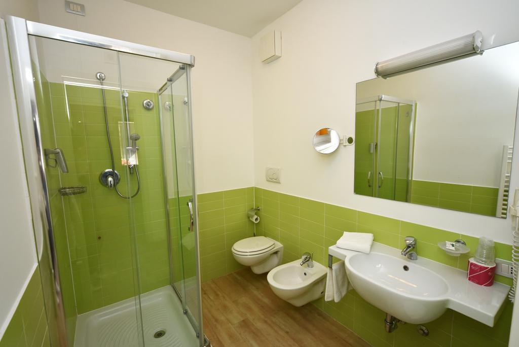 Sound Suite Hotel Riccione Bilik gambar